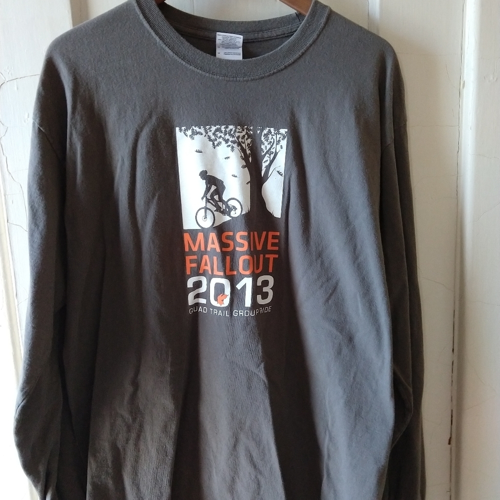 2 long sleeve mountain bike tshirts men's size L